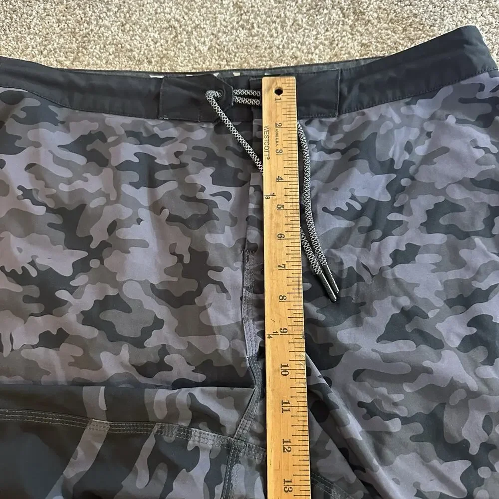 BYLT Premium Camo Coastal Boardshorts Mens XL Black Swim Shorts Stretch Trunk